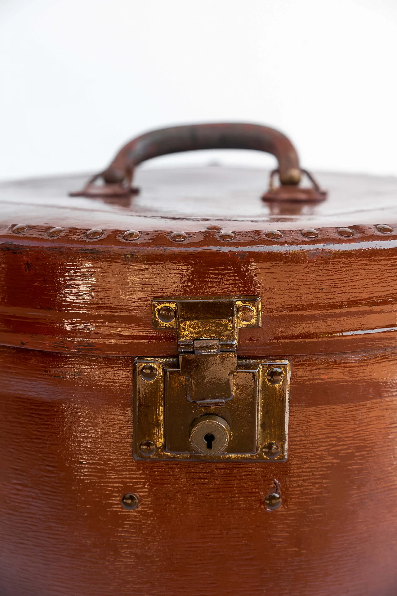 Hatbox in pressed cardboard in Siena earth colour, 1930s 2