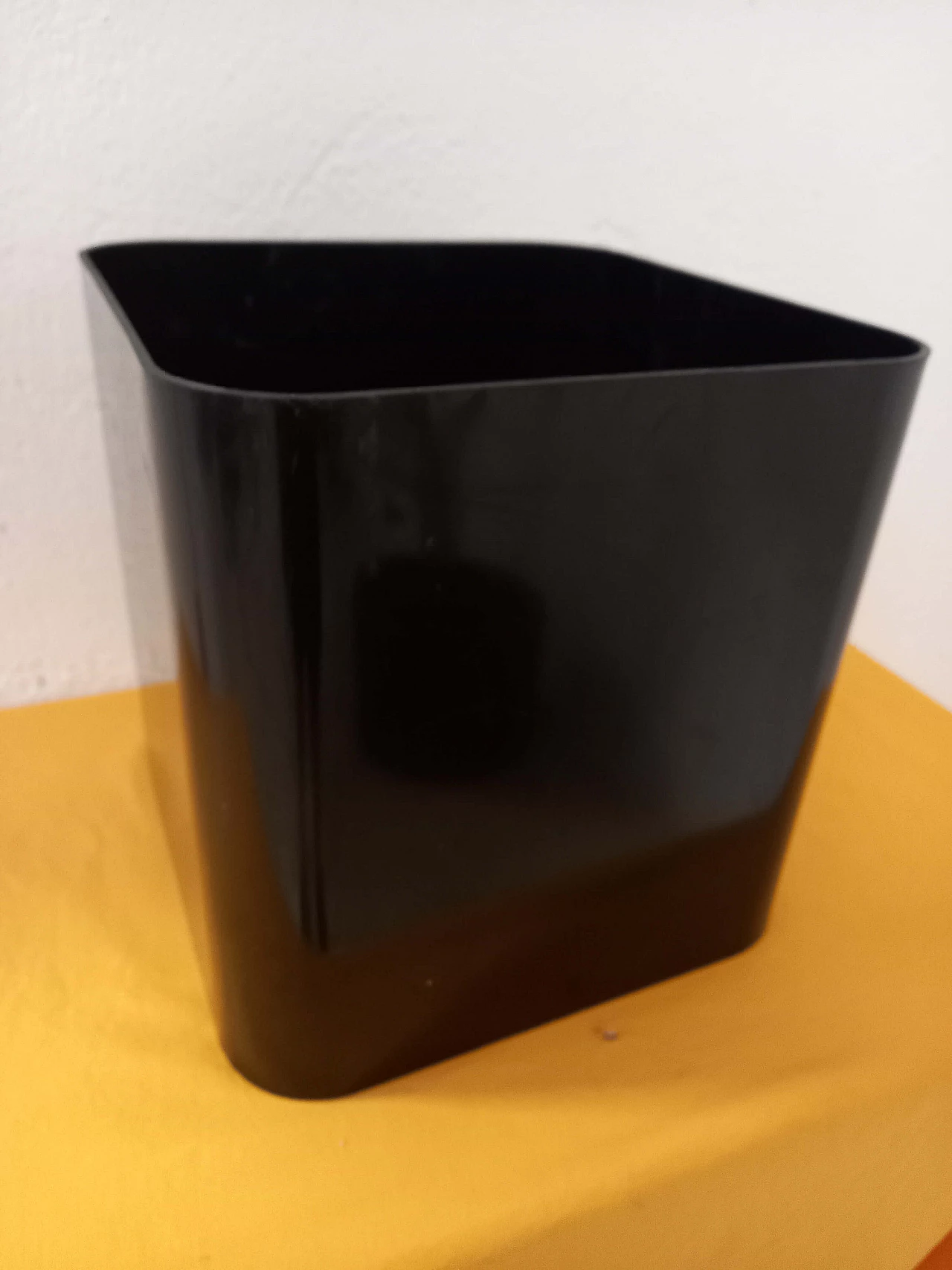 Kartell 4662 abs waste bin, 1990s 2