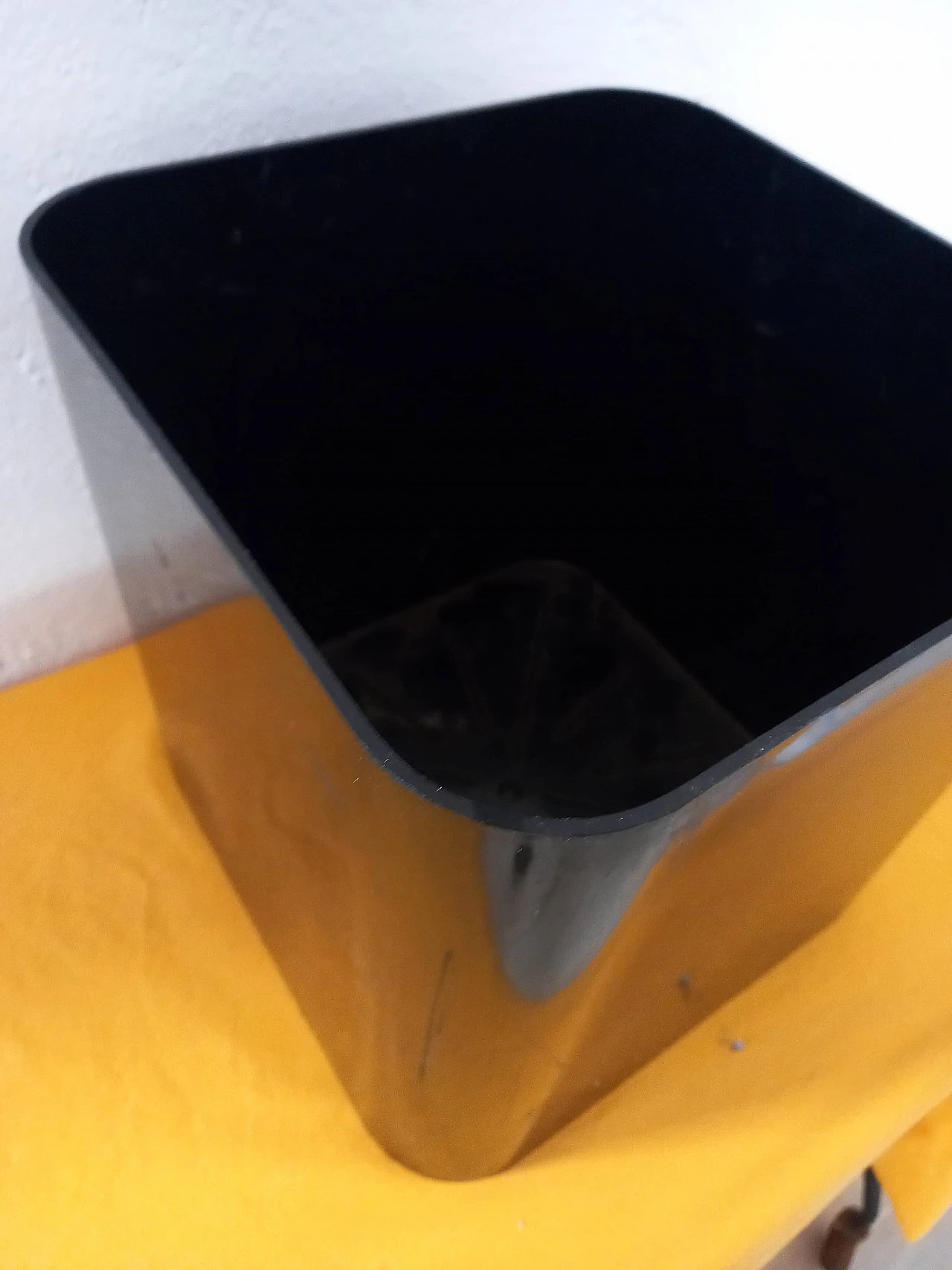 Kartell 4662 abs waste bin, 1990s 3