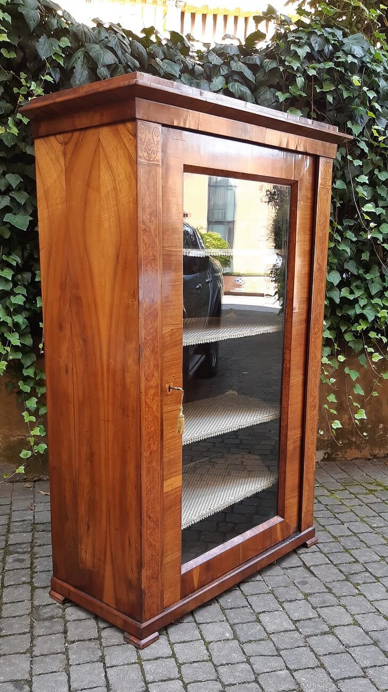 Viennese walnut, birch-root and maple glass cabinet, mid-19th century 7