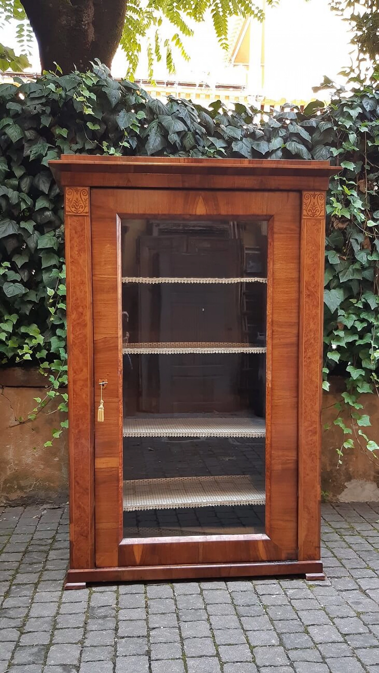 Viennese walnut, birch-root and maple glass cabinet, mid-19th century 9