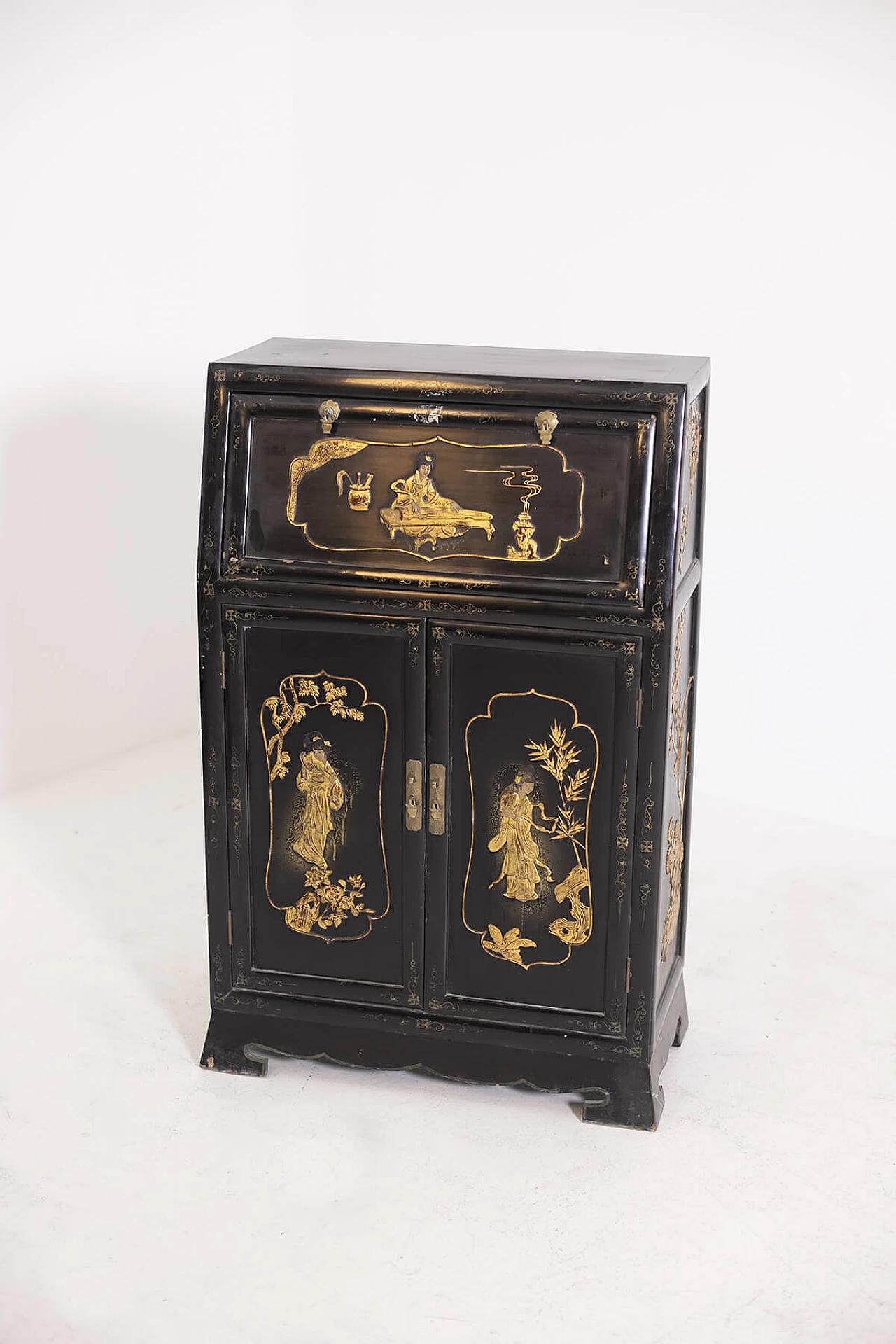 Chinese lacquered wood letter cabinet with flap, early 20th century 1