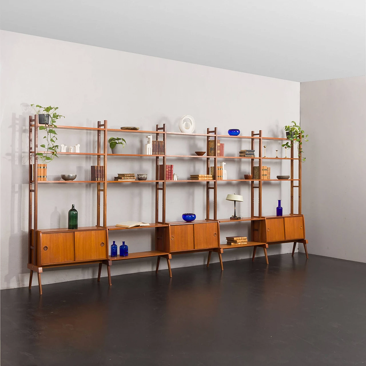 Libreria norvegese in teak a cinque campate, anni '60 2