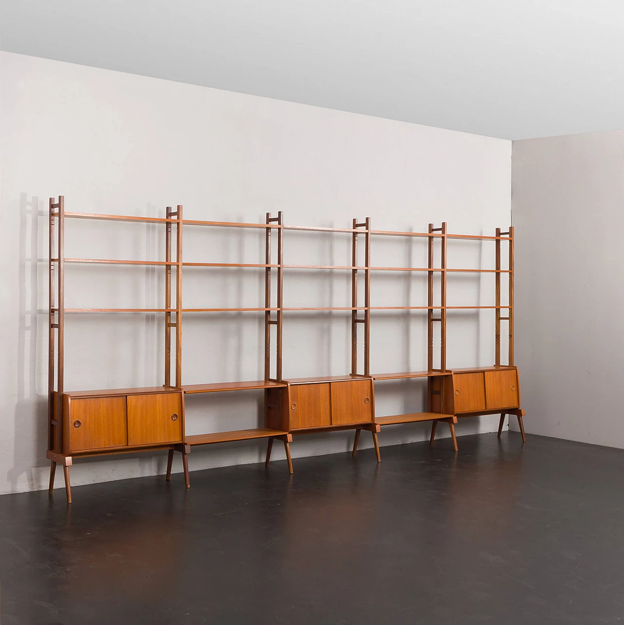 Libreria norvegese in teak a cinque campate, anni '60 3