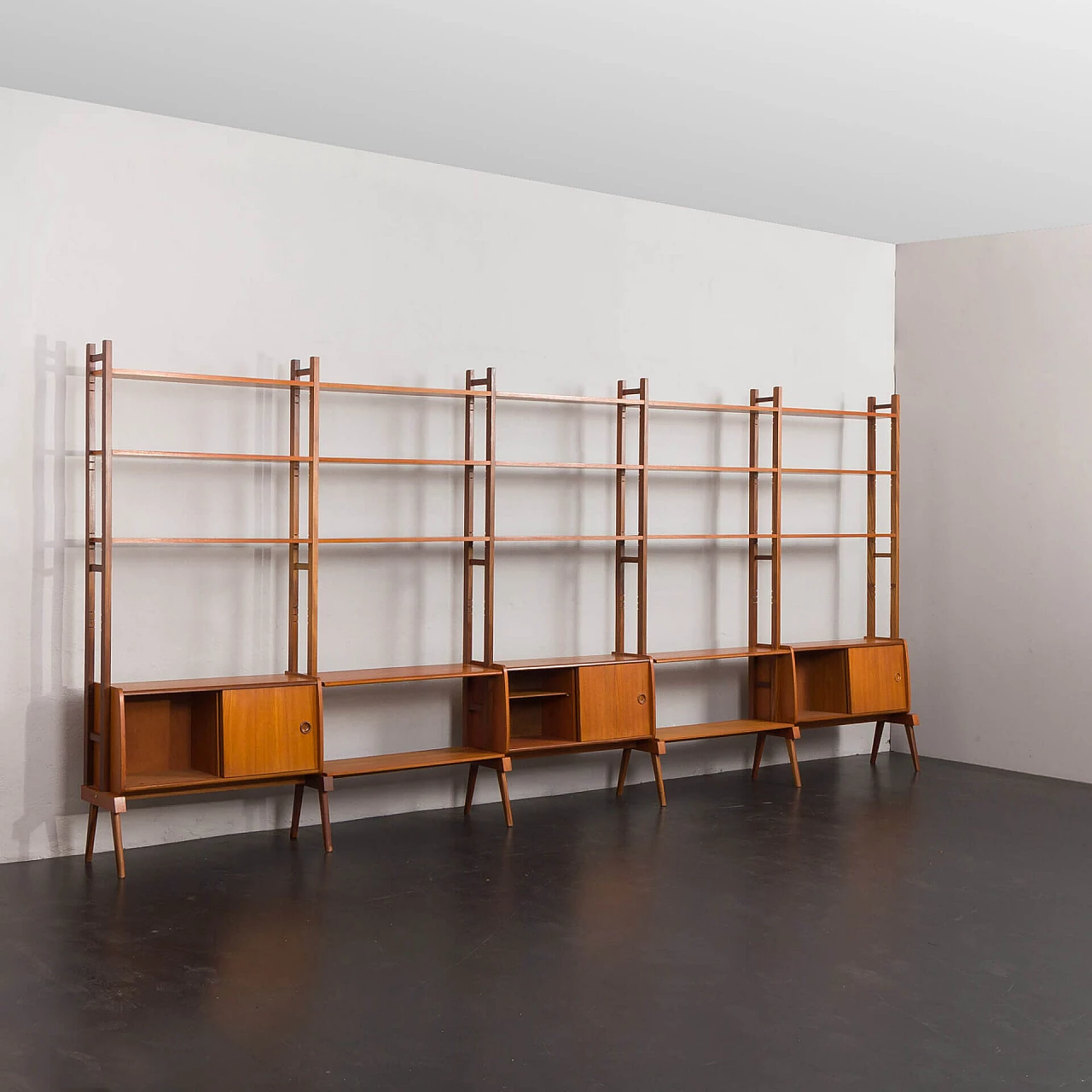 Libreria norvegese in teak a cinque campate, anni '60 4