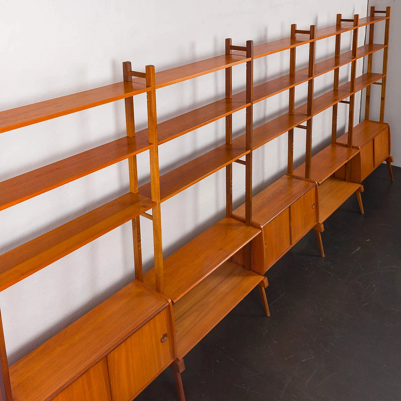 Libreria norvegese in teak a cinque campate, anni '60 9
