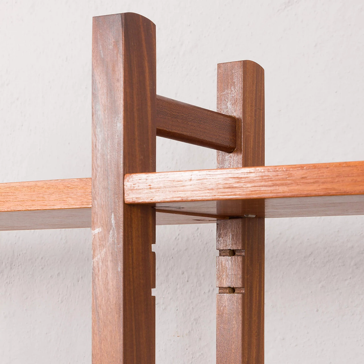 Libreria norvegese in teak a cinque campate, anni '60 14