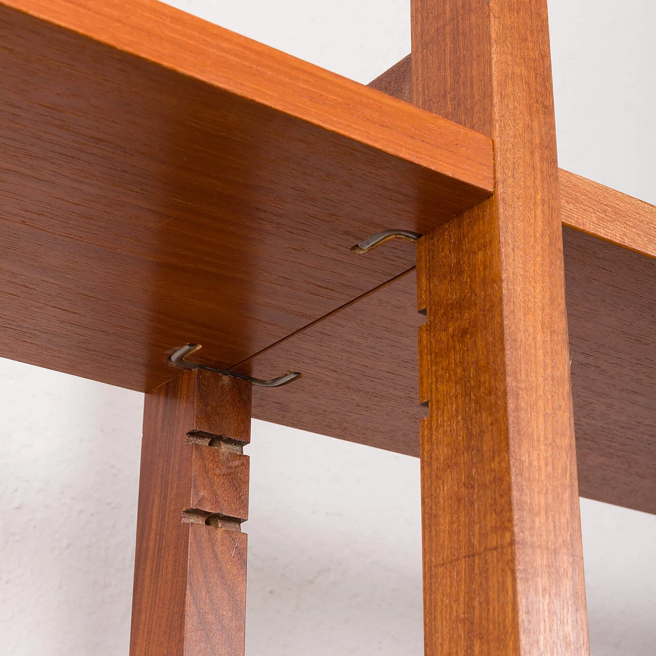 Libreria norvegese in teak a cinque campate, anni '60 15