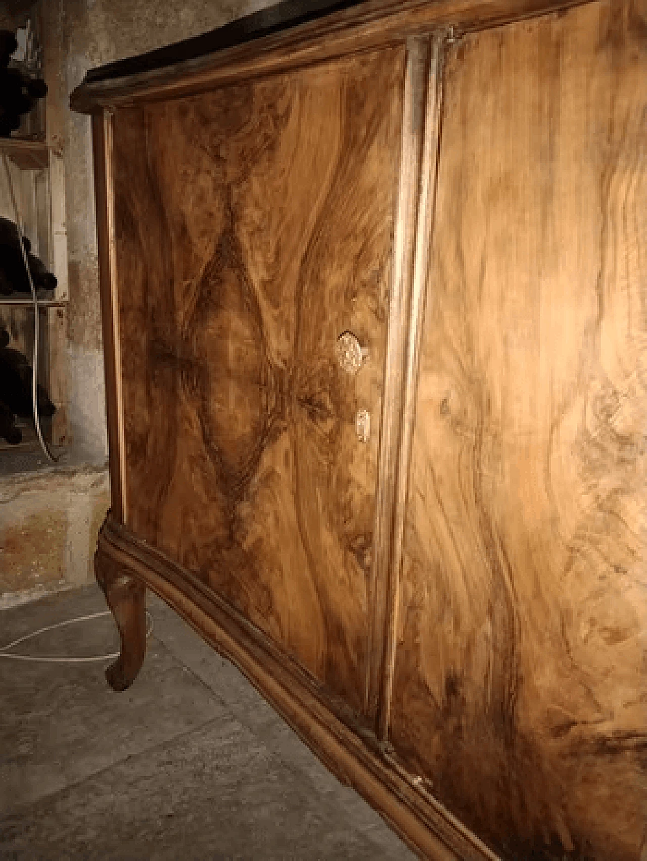 Briar-root veneered wood sideboard 4