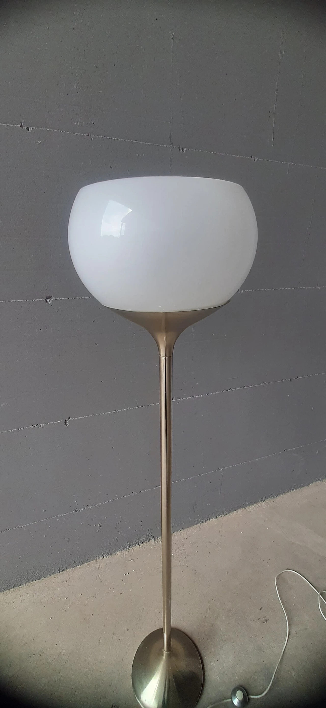 Lampada da terra in metallo e plastica di Harvey Guzzini, anni '70 3