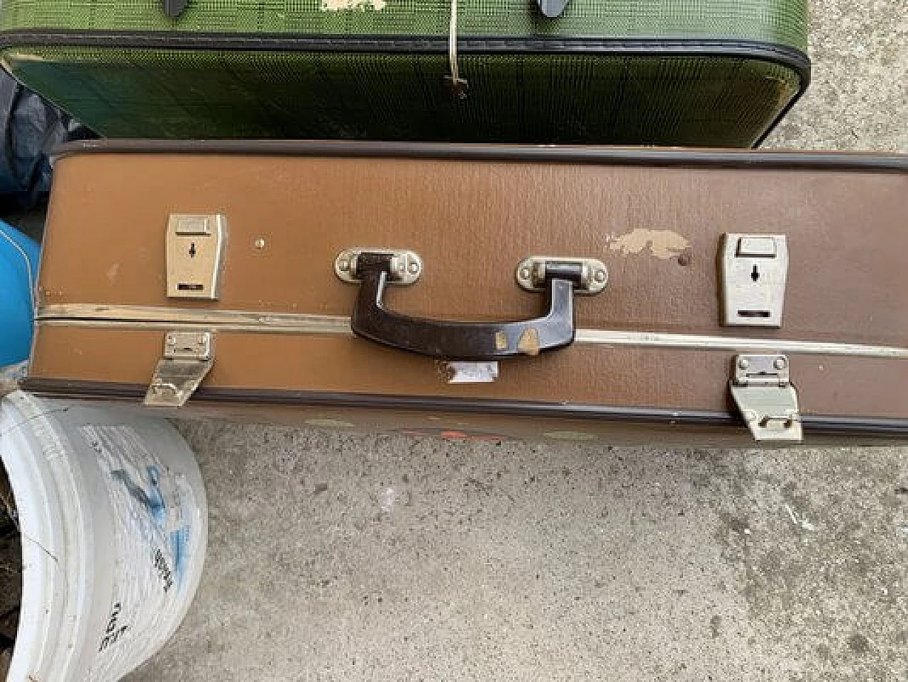 Valigia ungherese in pelle e metallo, anni '40 3