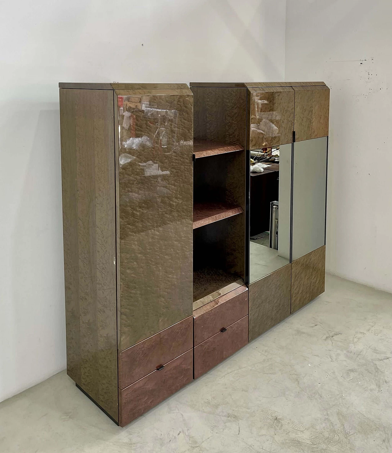 Storage unit in maple-root wood and mirrored glass by Giovanni Offredi for Saporiti Italia, 1970s 2