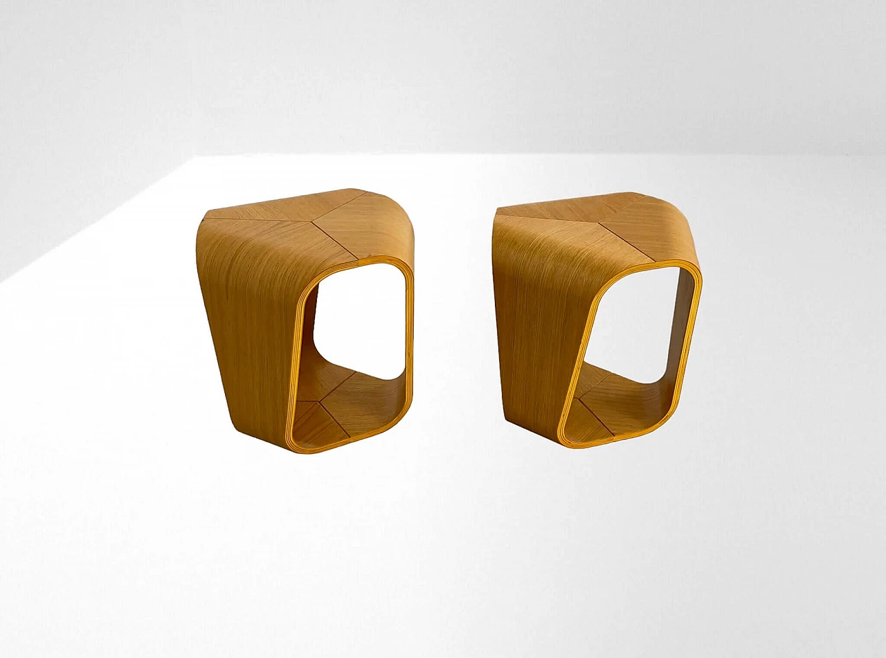 Pair of Infinity coffee tables in curved oak plywood by Enrico Cesana for Busnelli, 1990s 6