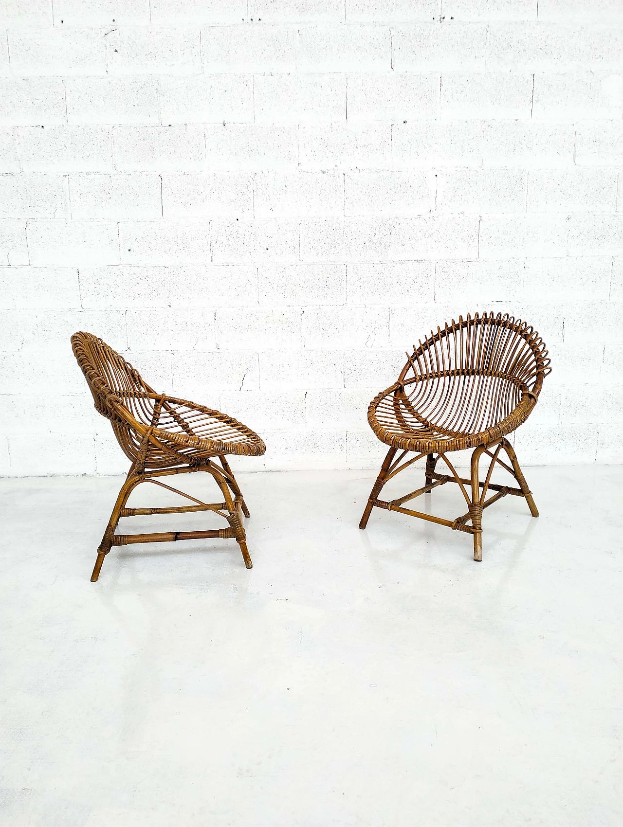 Pair of wicker egg armchairs by Bonacina, 1960s 3