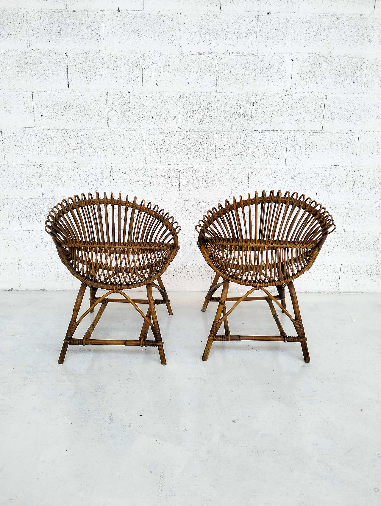 Pair of wicker egg armchairs by Bonacina, 1960s 9