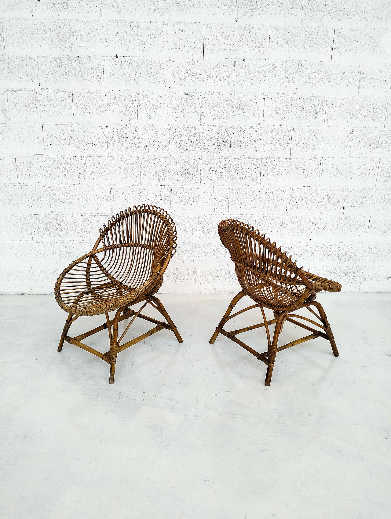 Pair of wicker egg armchairs by Bonacina, 1960s 10