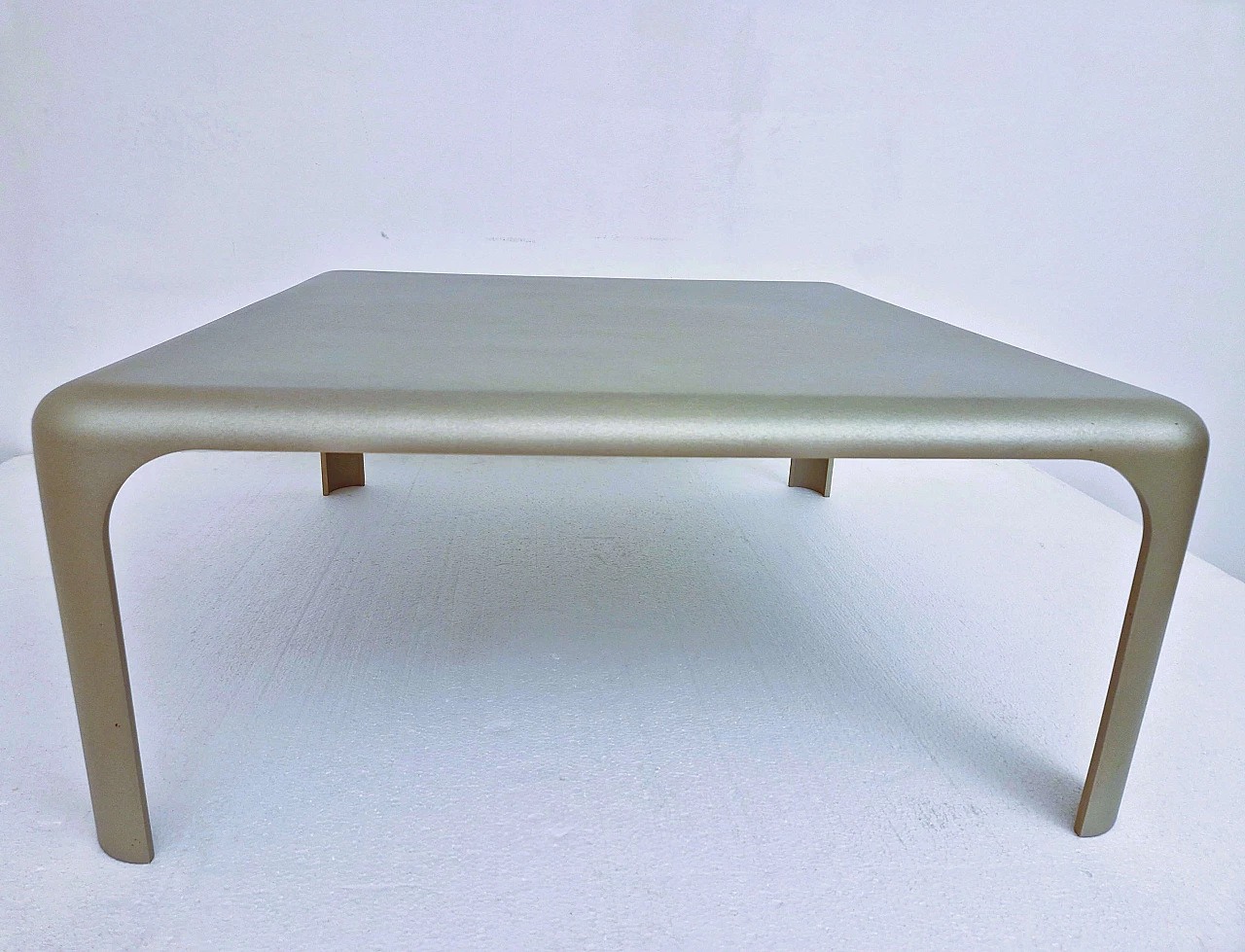 Demetrio 70 resin coffee table by Vico Magistretti for Artemide, 1960s 1