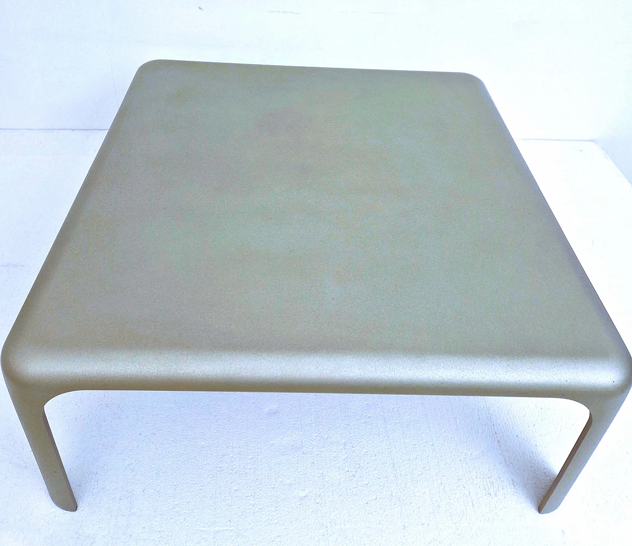 Demetrio 70 resin coffee table by Vico Magistretti for Artemide, 1960s 2