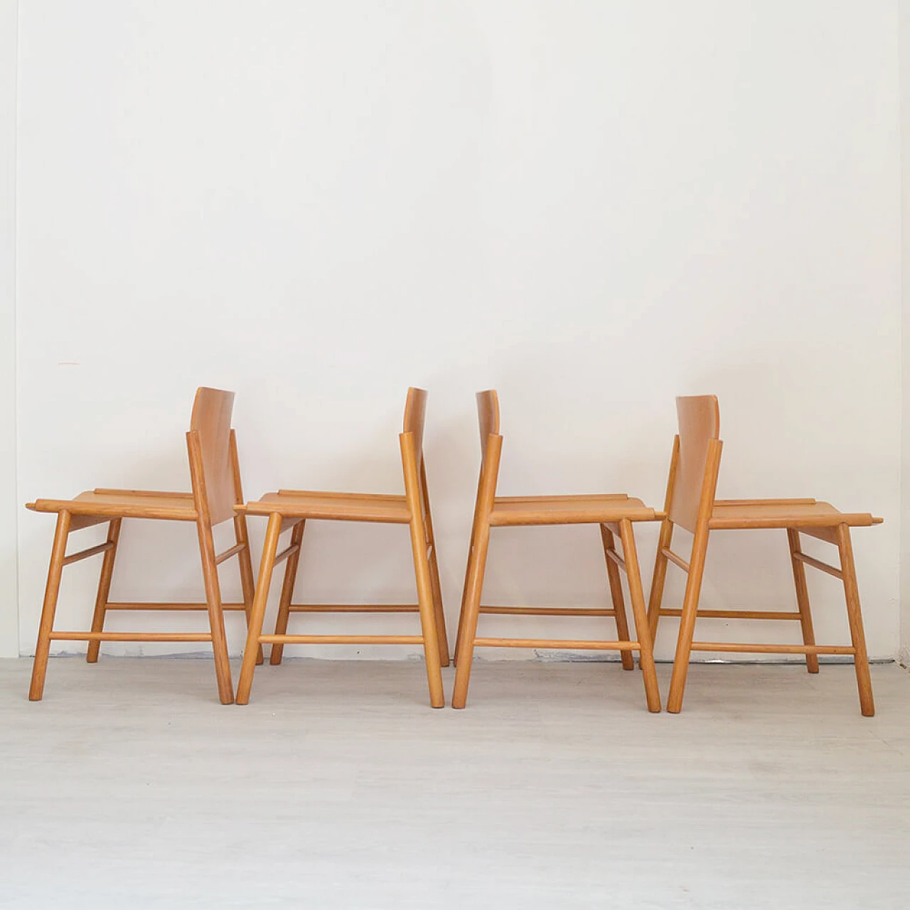 4 Chairs in oak and bent plywood 1