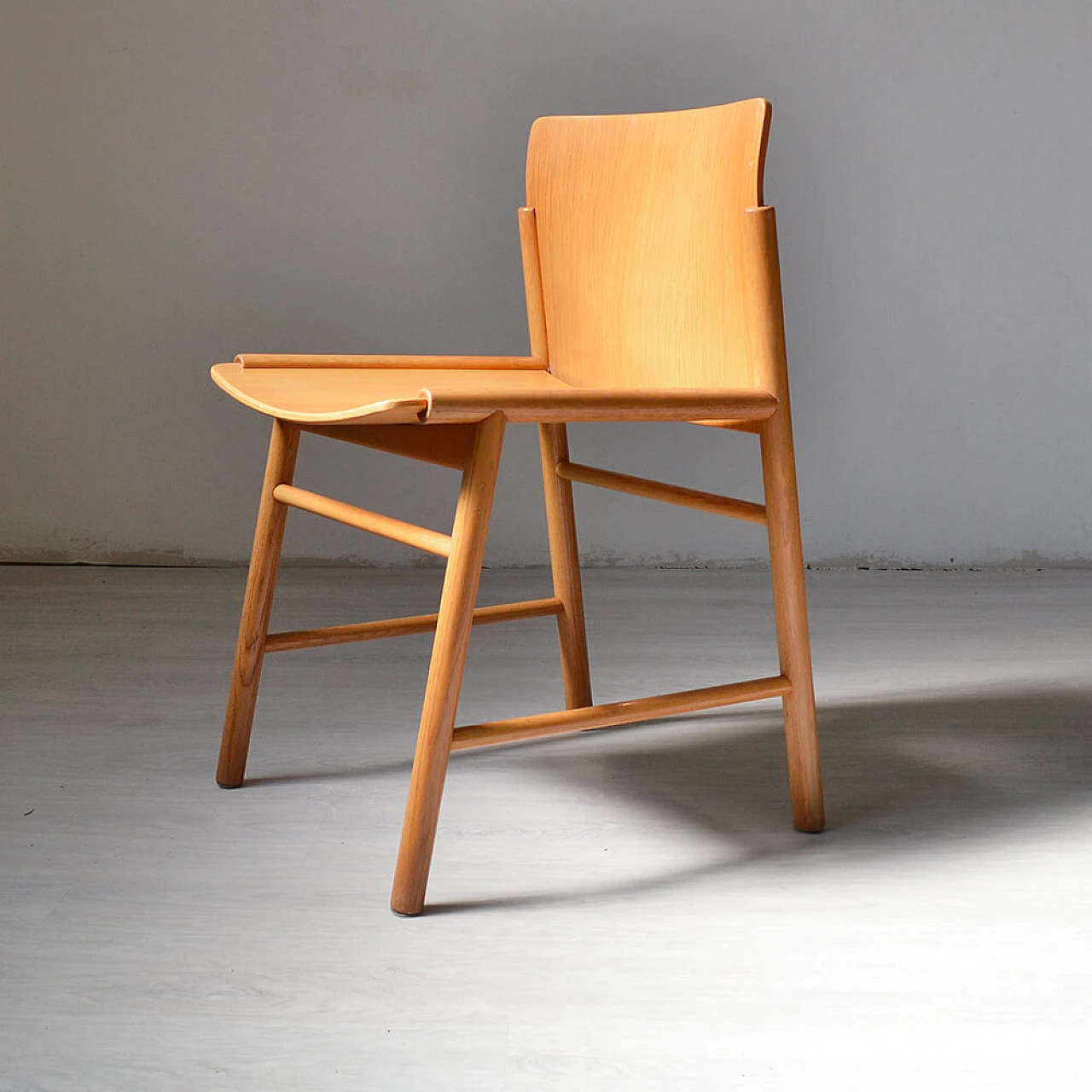 4 Chairs in oak and bent plywood 3