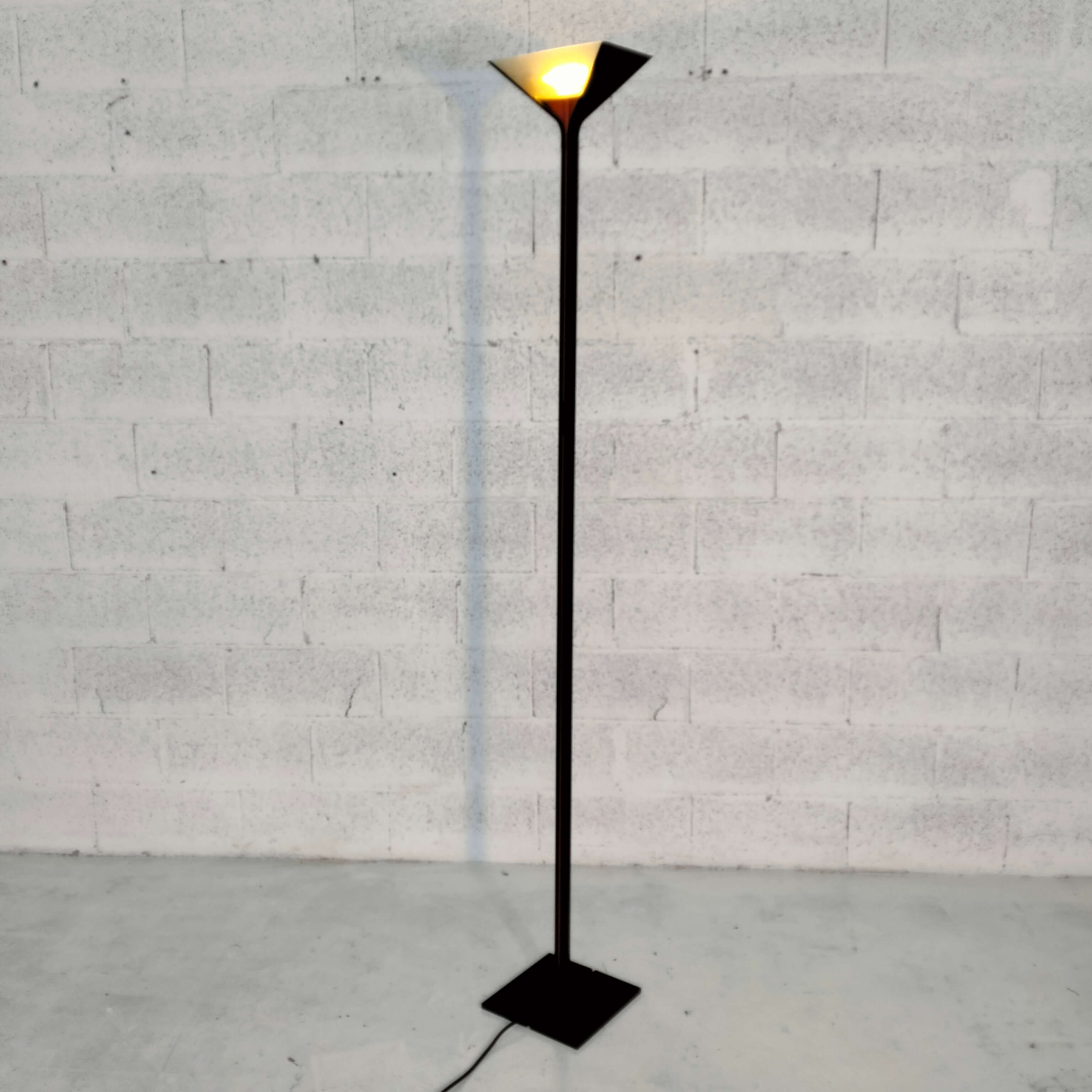 intondo-papillona-floor-lamp-