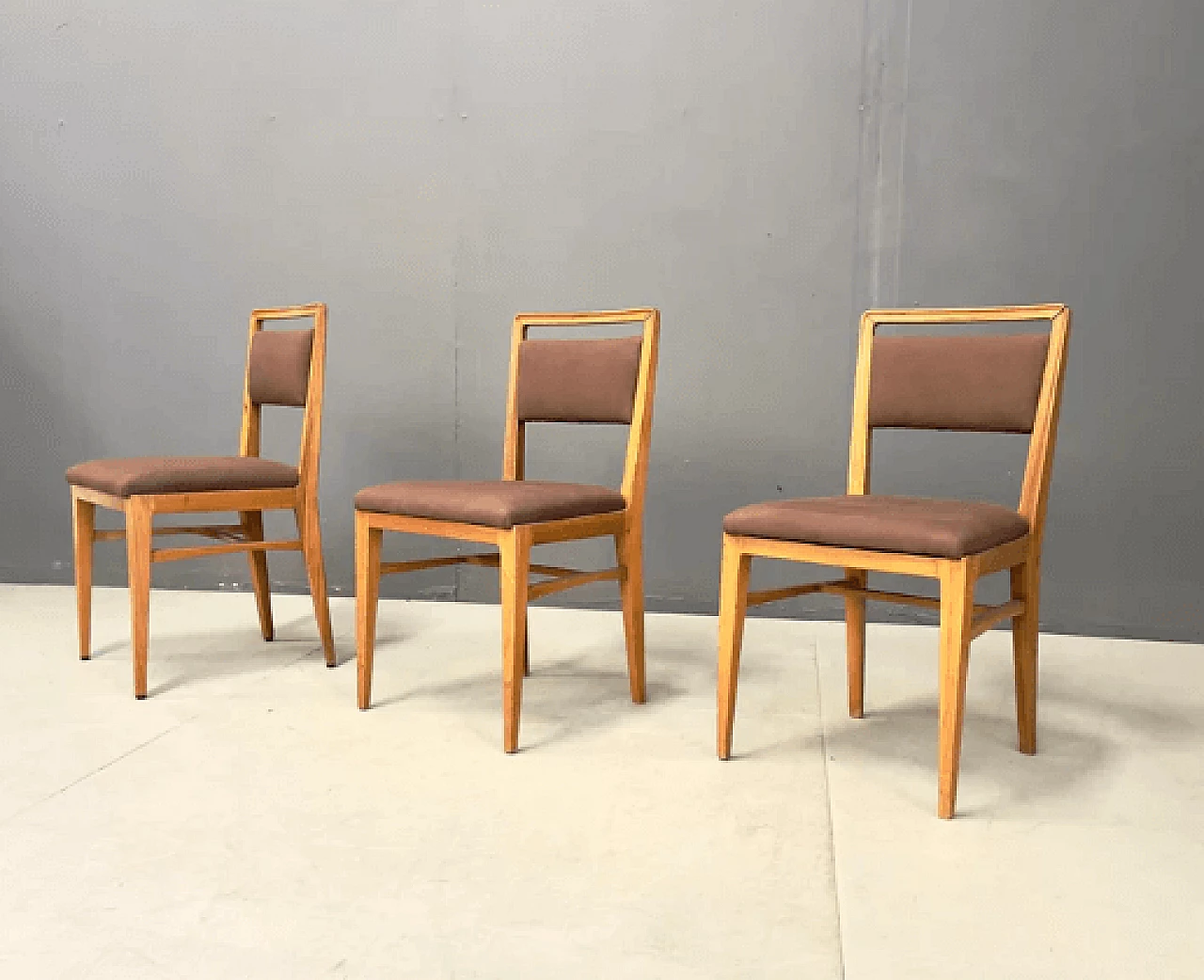 3 Chairs in wood and fabric attributed to Gio Ponti, 1960s 2