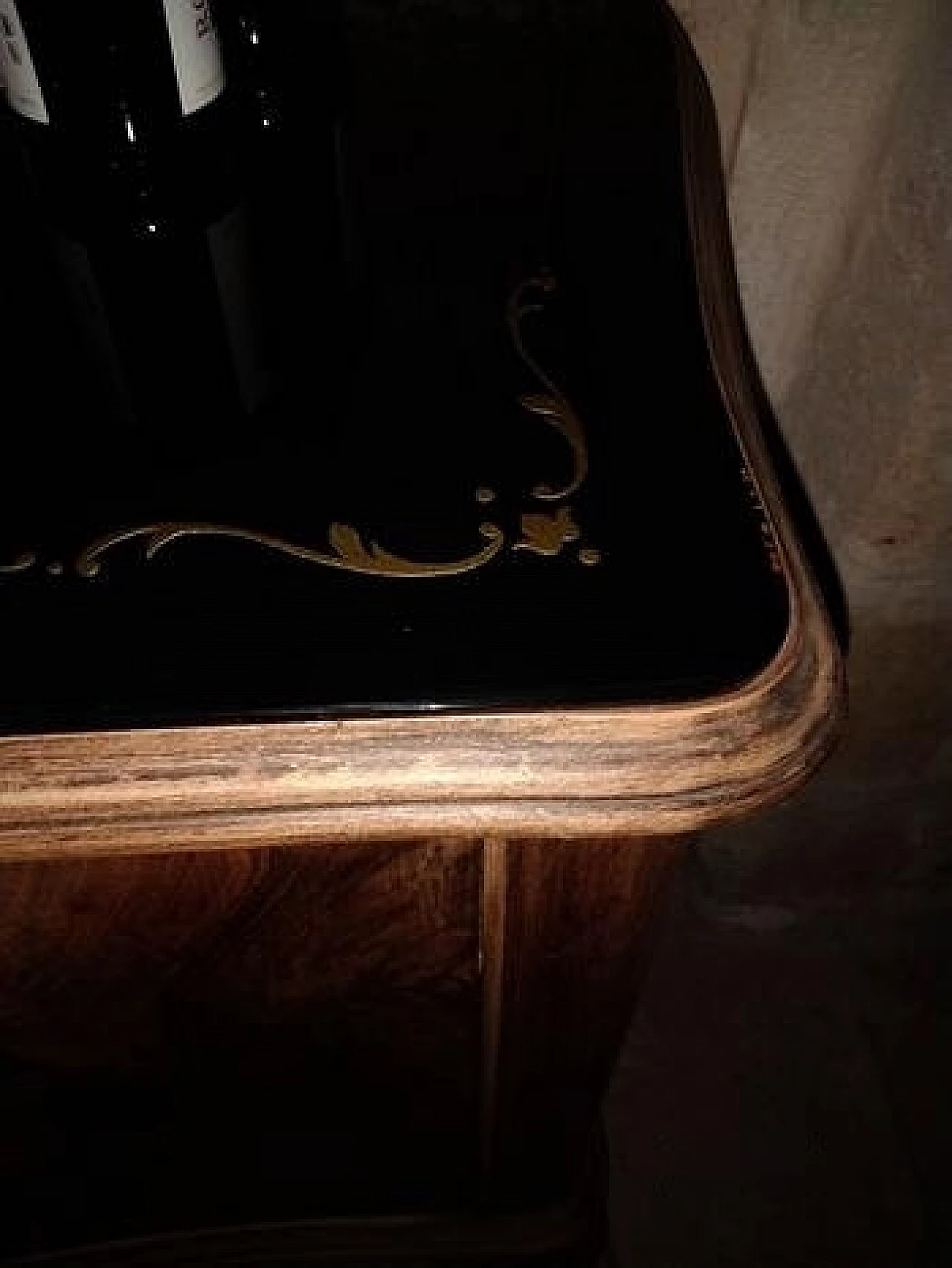 Briar-root veneered wood sideboard with black glass top 2