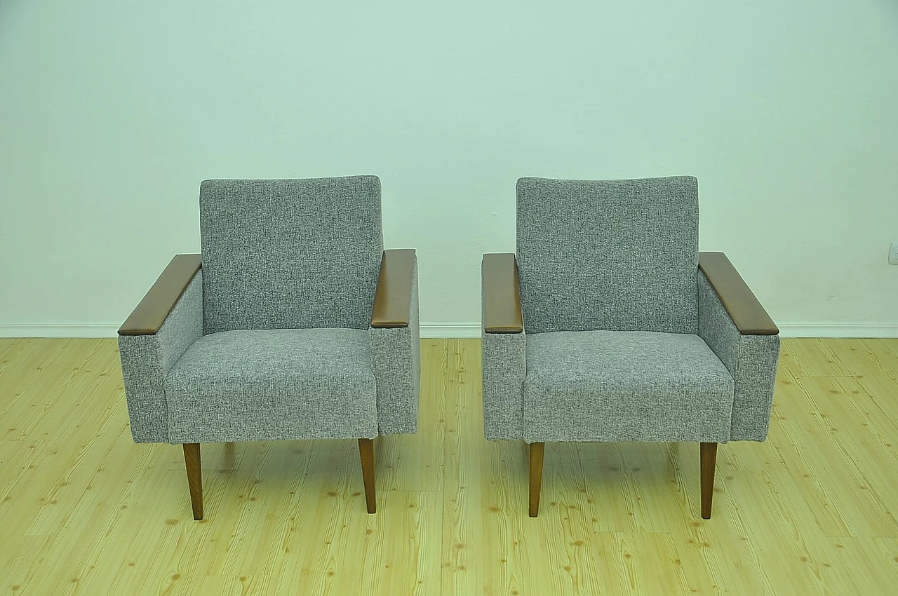 Pair of gray chenille and beech armchairs, 1960s 5