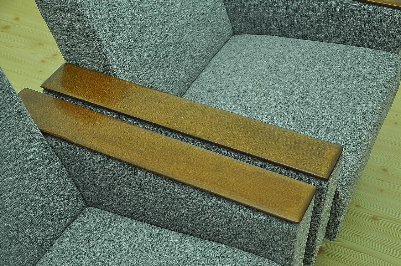 Coppia di poltrone in ciniglia grigia e faggio, anni '60 10