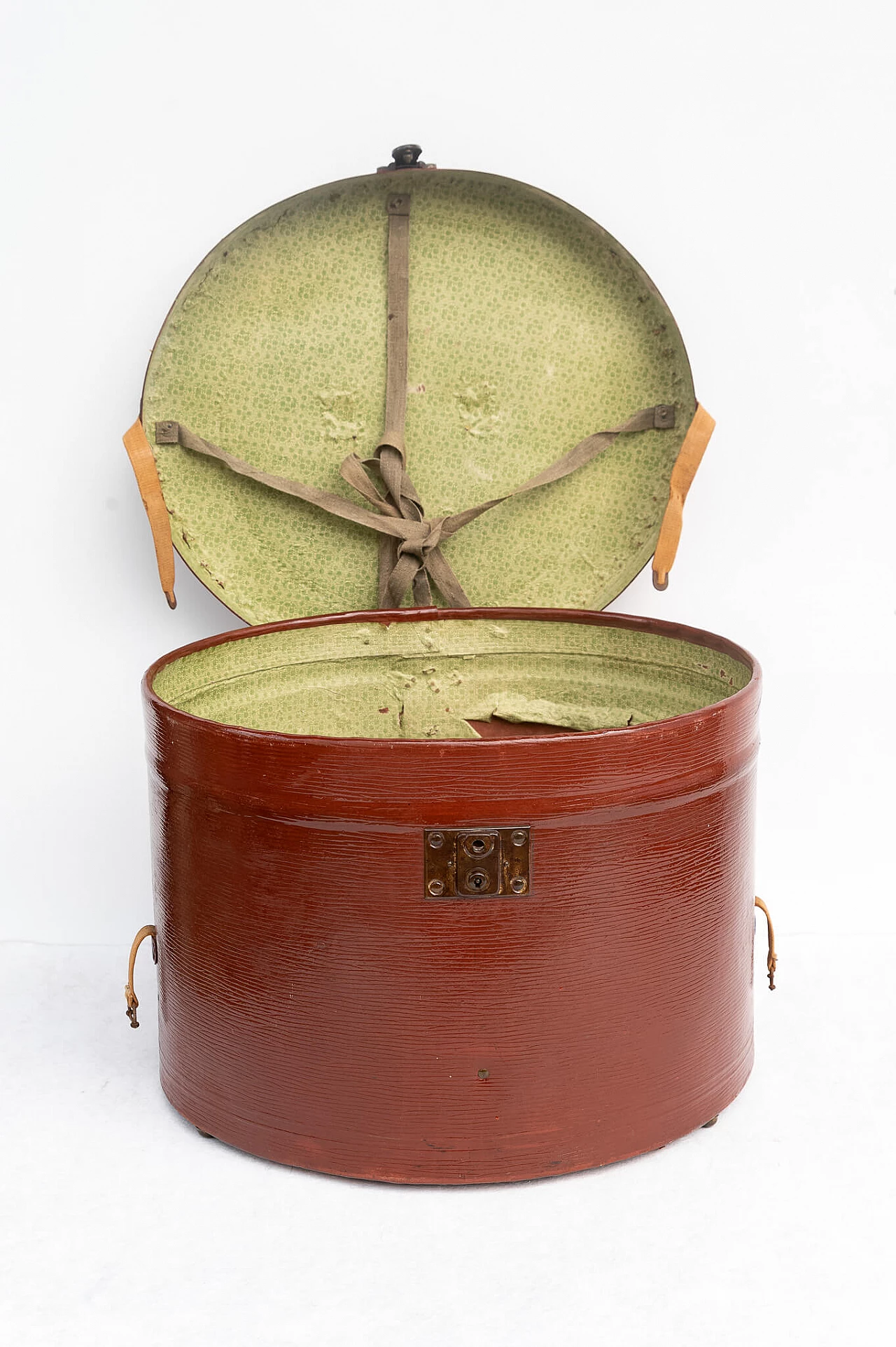 Pressed cardboard hat box, 1930s 1