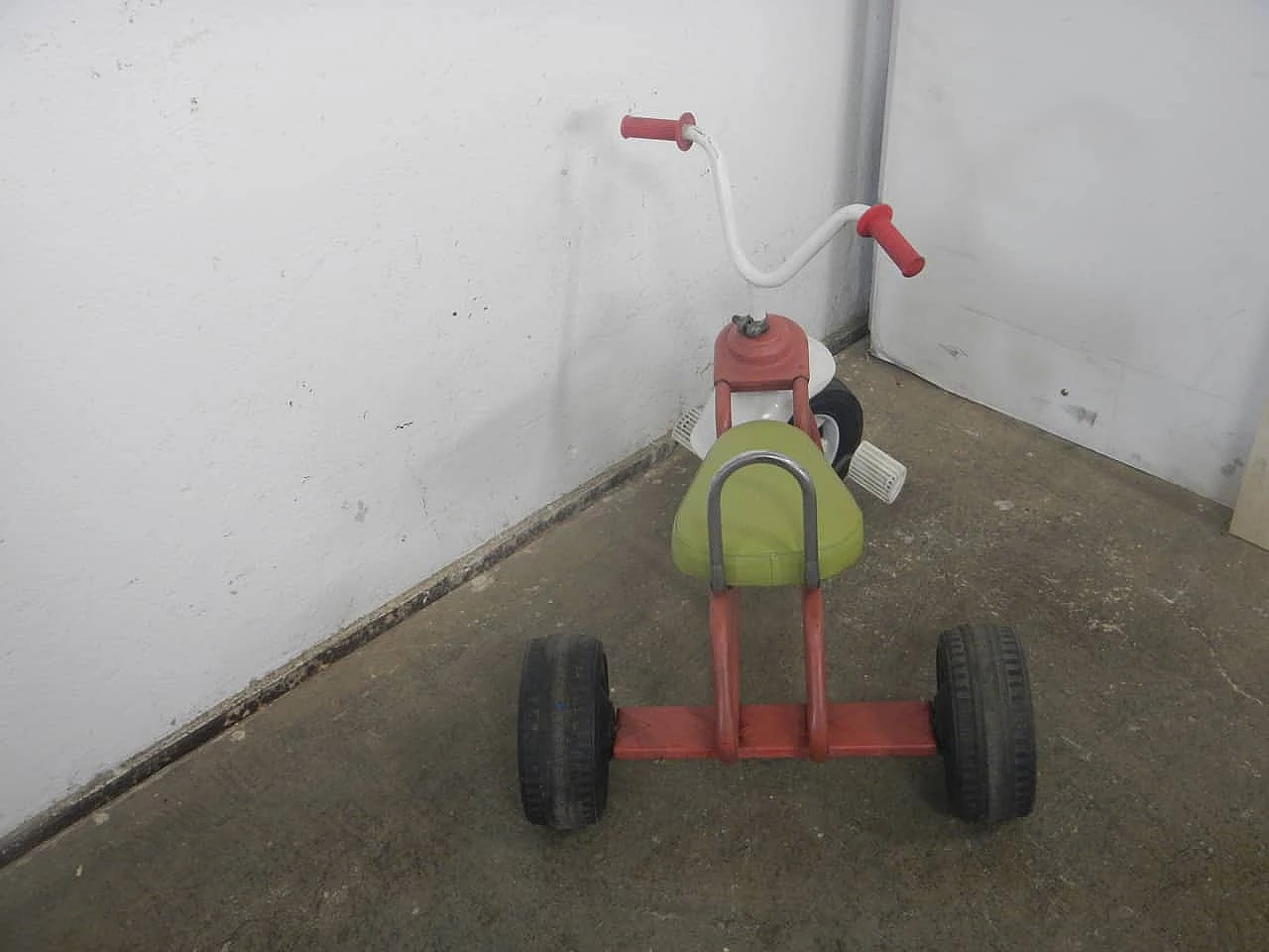 Colored plastic and metal Rolly Toys tricycle, 1970s 3