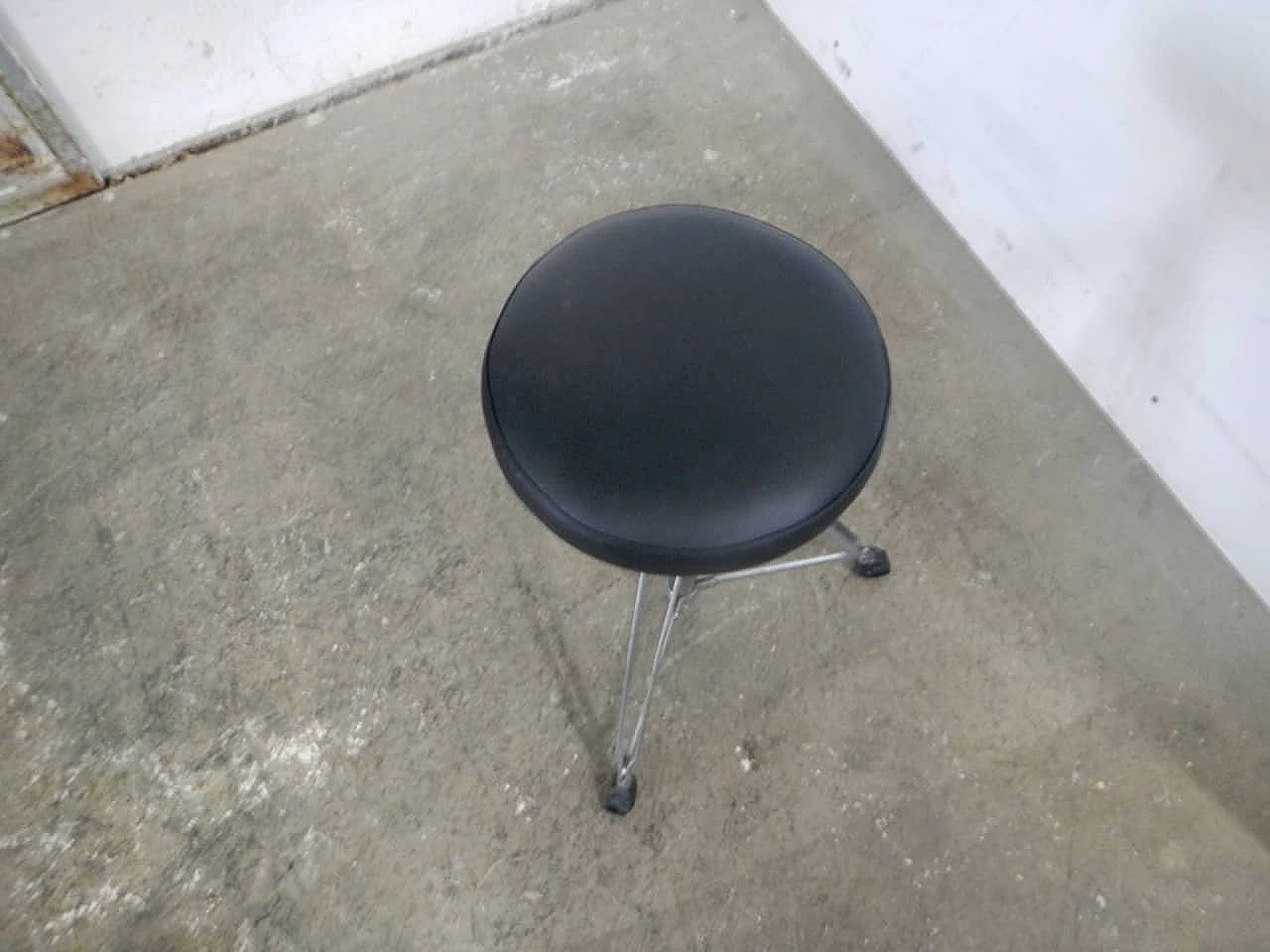 Metal and leatherette folding drum stool, 1980s 2
