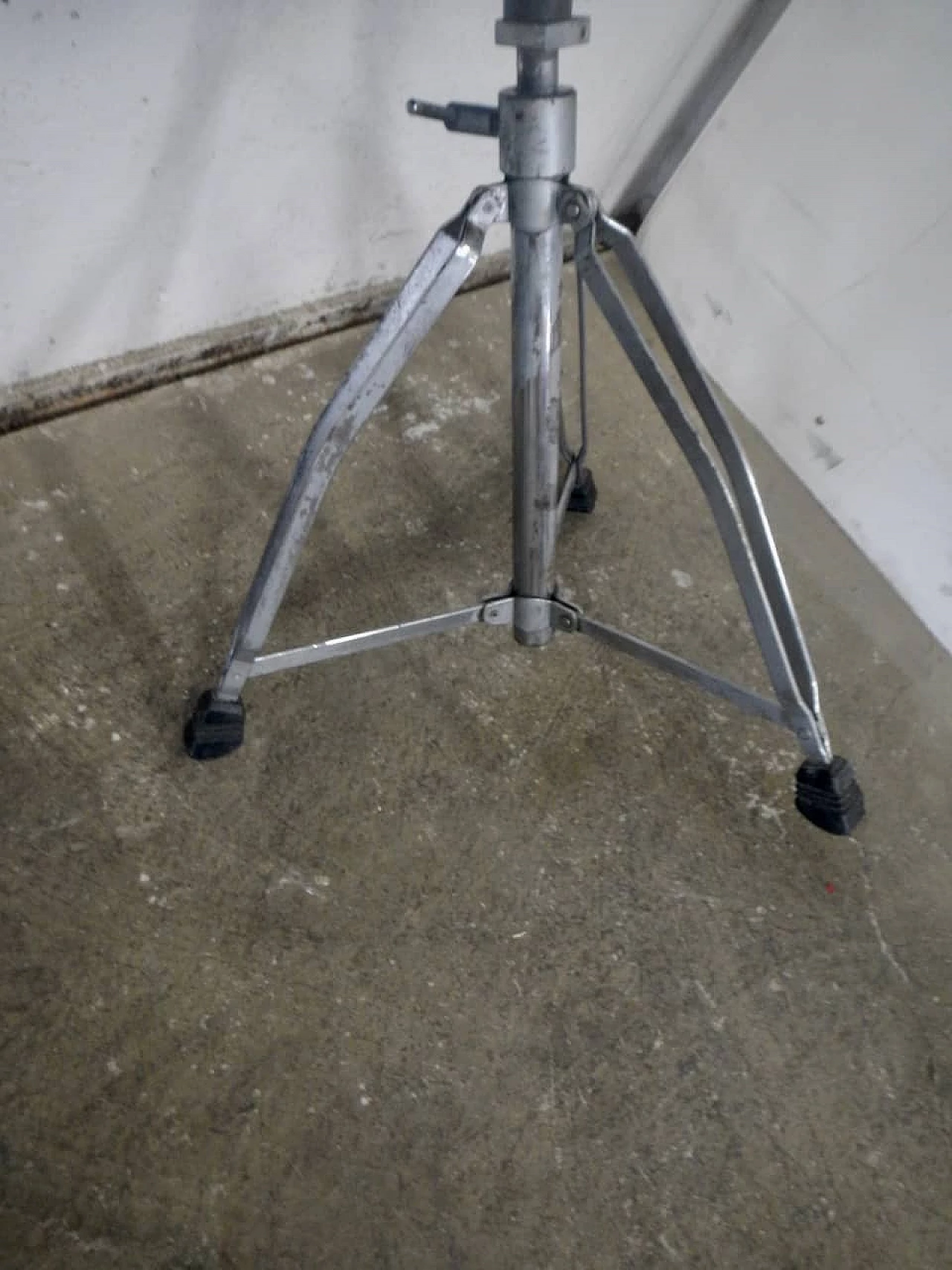 Metal and leatherette folding drum stool, 1980s 5