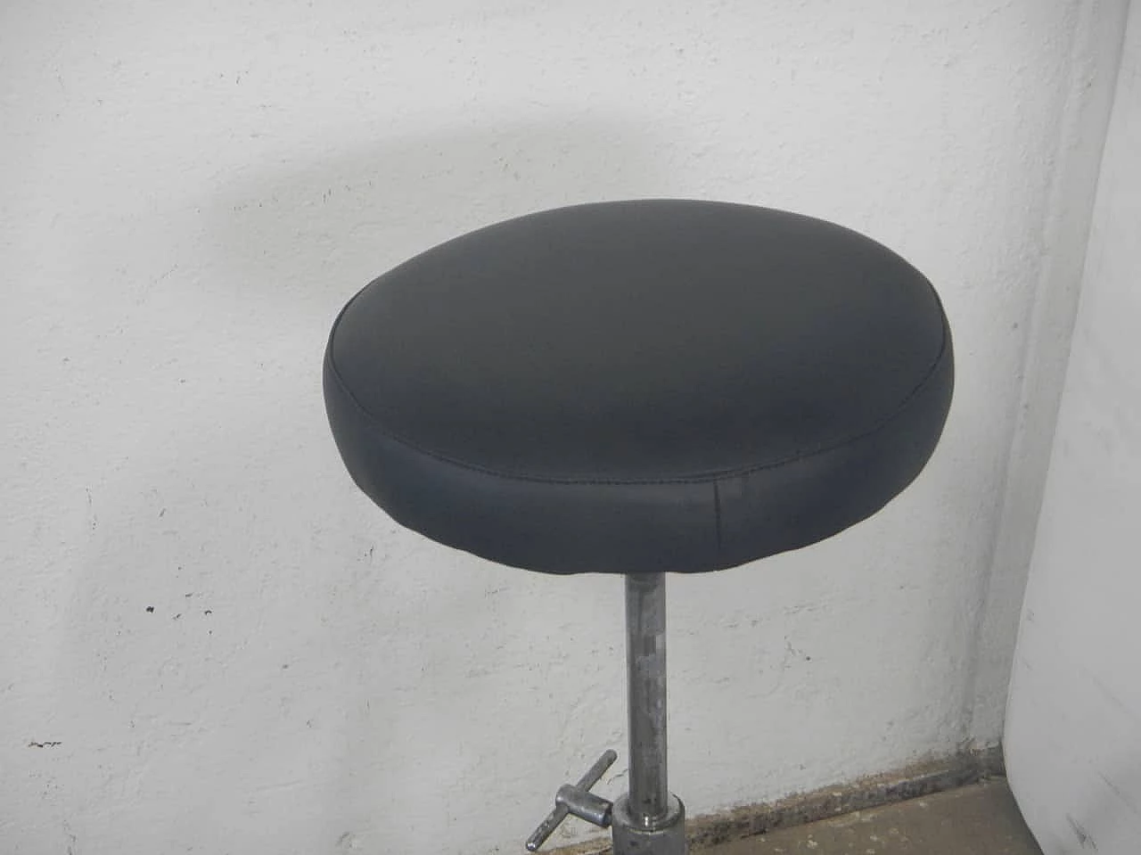 Metal and leatherette folding drum stool, 1980s 6