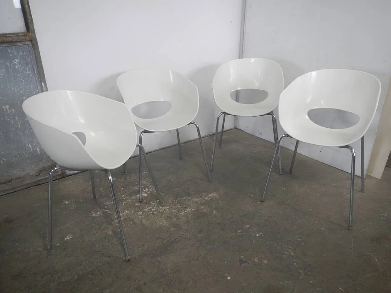 4 Orbit Large chairs in plastic and metal by Sintesi, 1960s 2