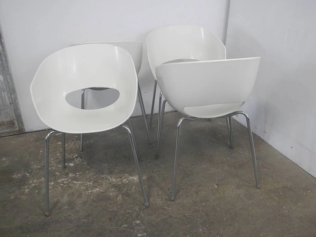 4 Orbit Large chairs in plastic and metal by Sintesi, 1960s 3