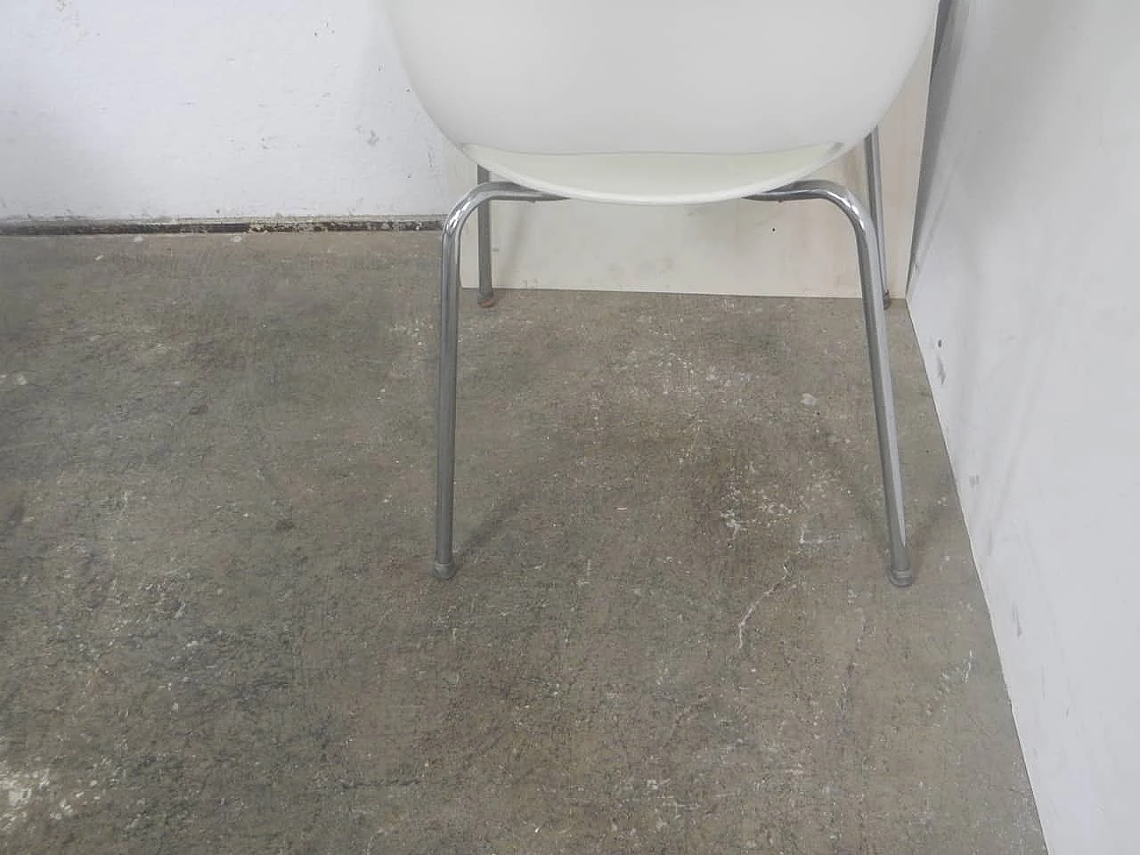4 Orbit Large chairs in plastic and metal by Sintesi, 1960s 9