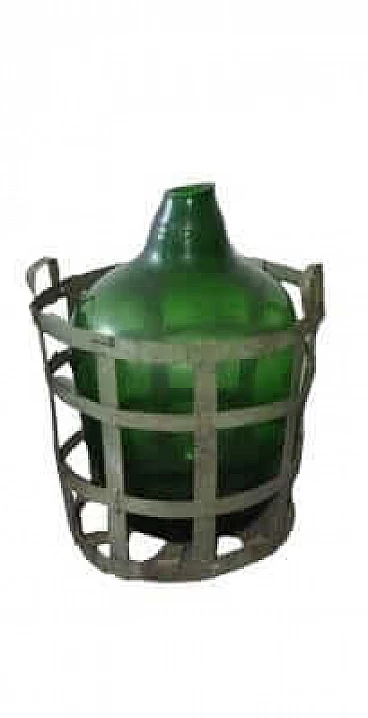 Bottiglia in vetro soffiato verde con cesto in metallo