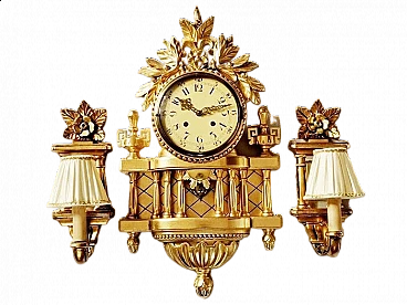Orologio da parete scandinavo e coppia di applique in legno dorato