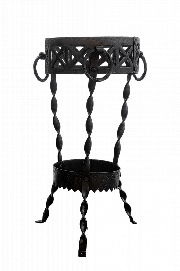 Wrought iron pot holder, 19th century