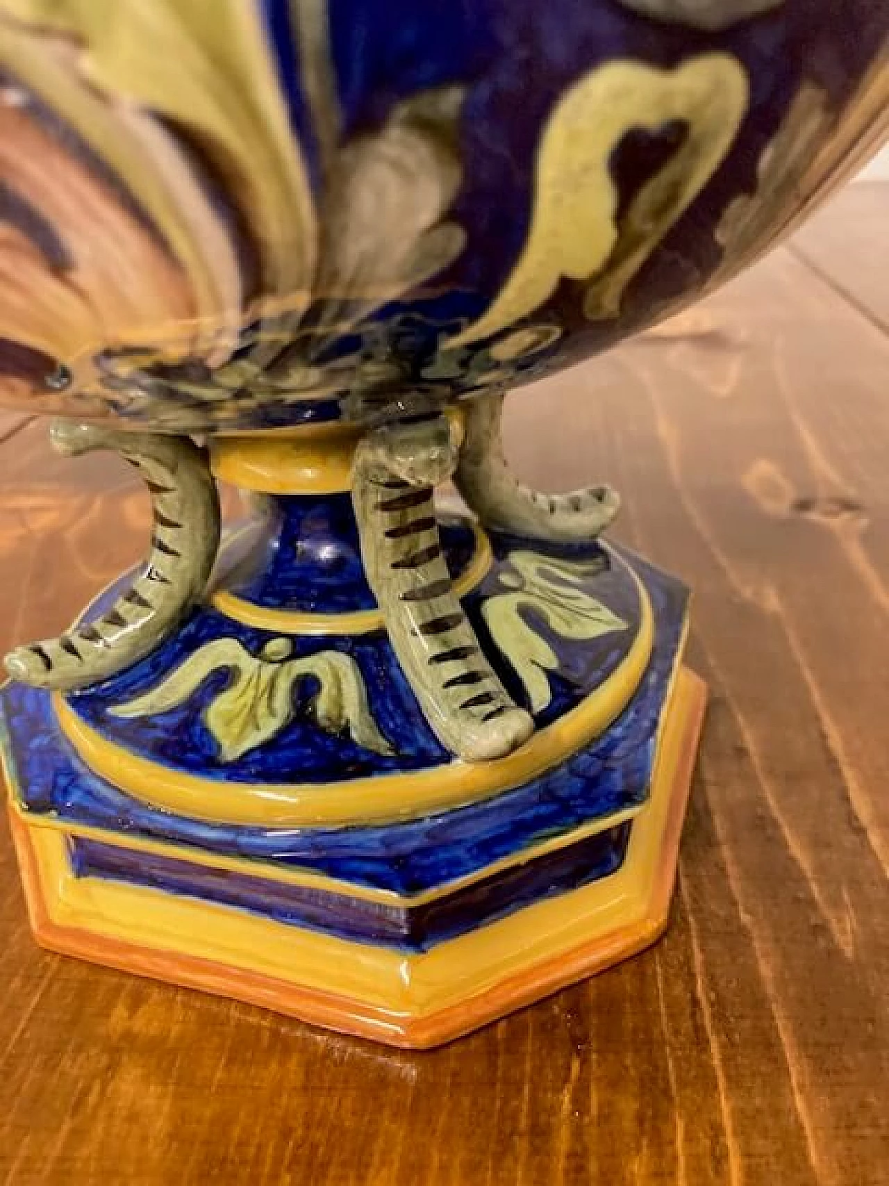 Vaso in maiolica di Ginori, metà '800 6