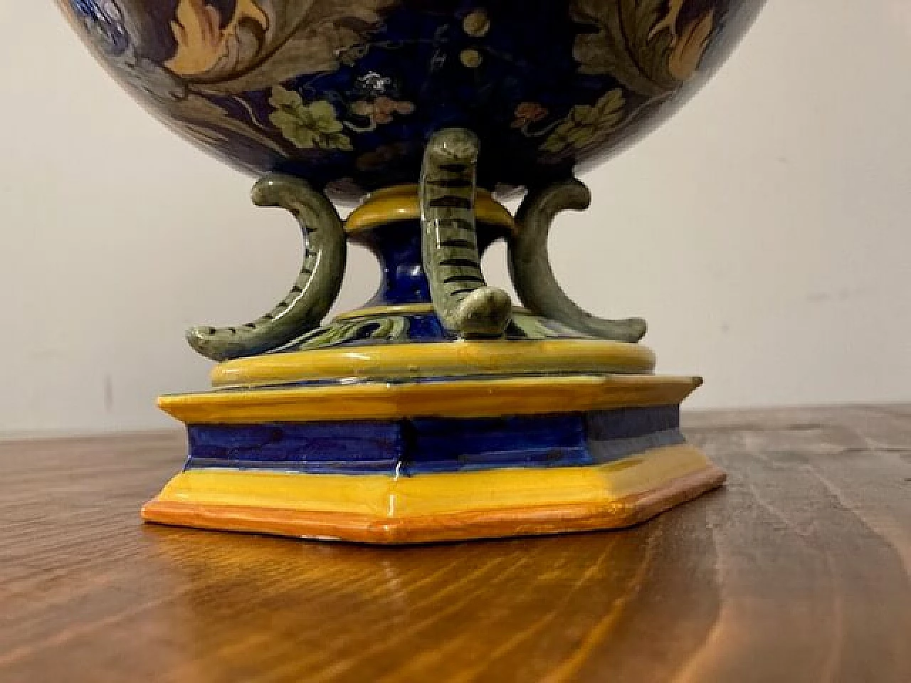 Vaso in maiolica di Ginori, metà '800 7