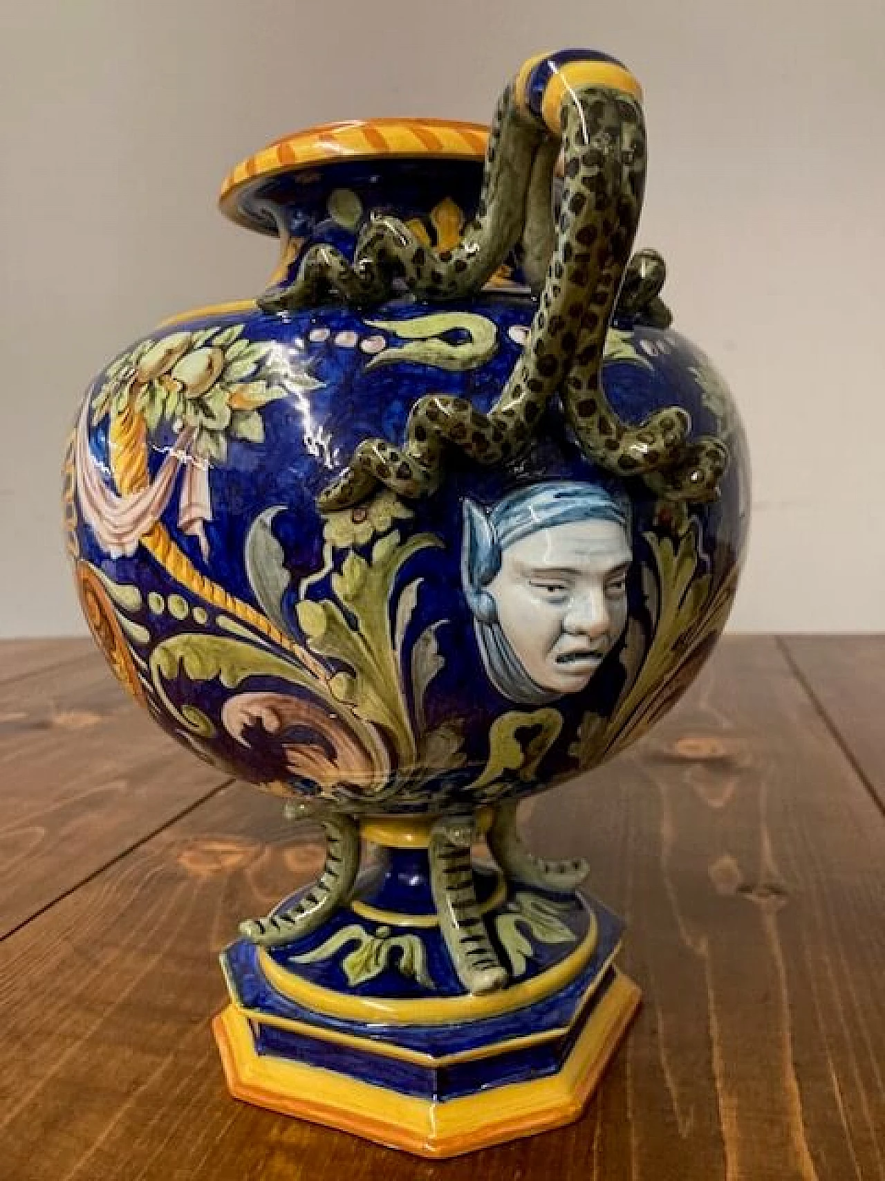Majolica vase by Ginori, mid-19th century 8