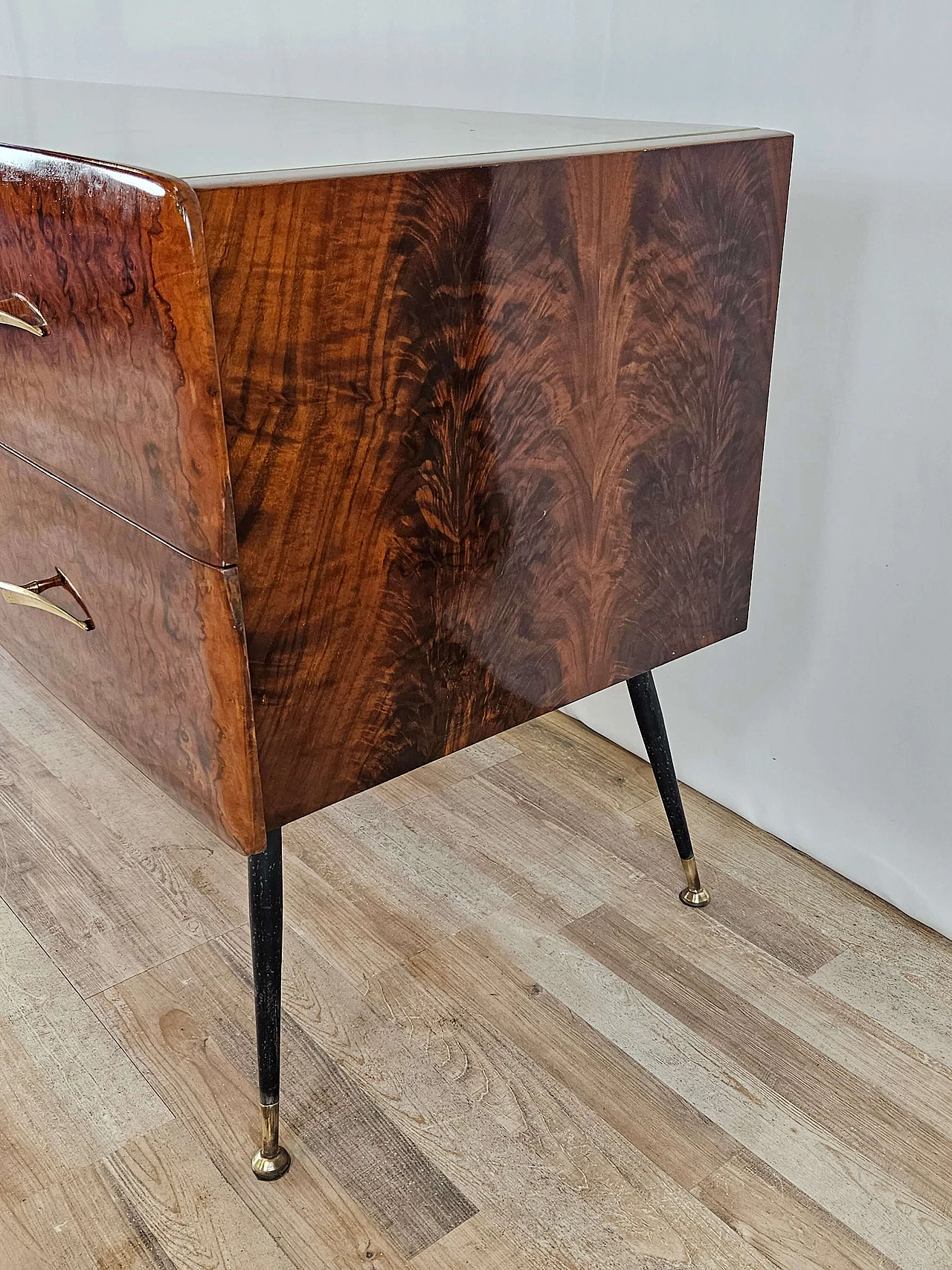 Mahogany-root chest of drawers with glass top, 1950s 4