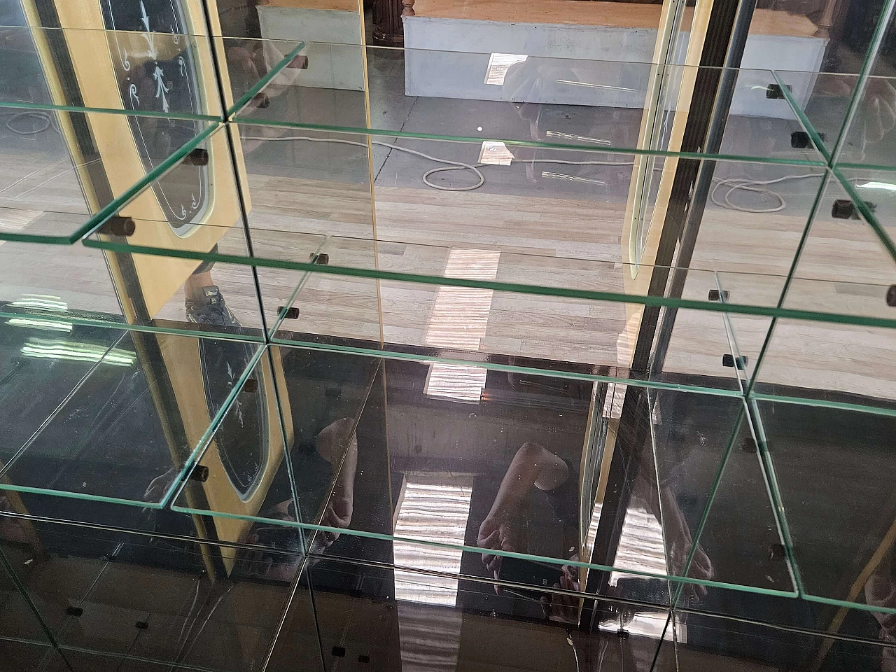 Wood backlit glass cabinet with glass top, 1960s 32