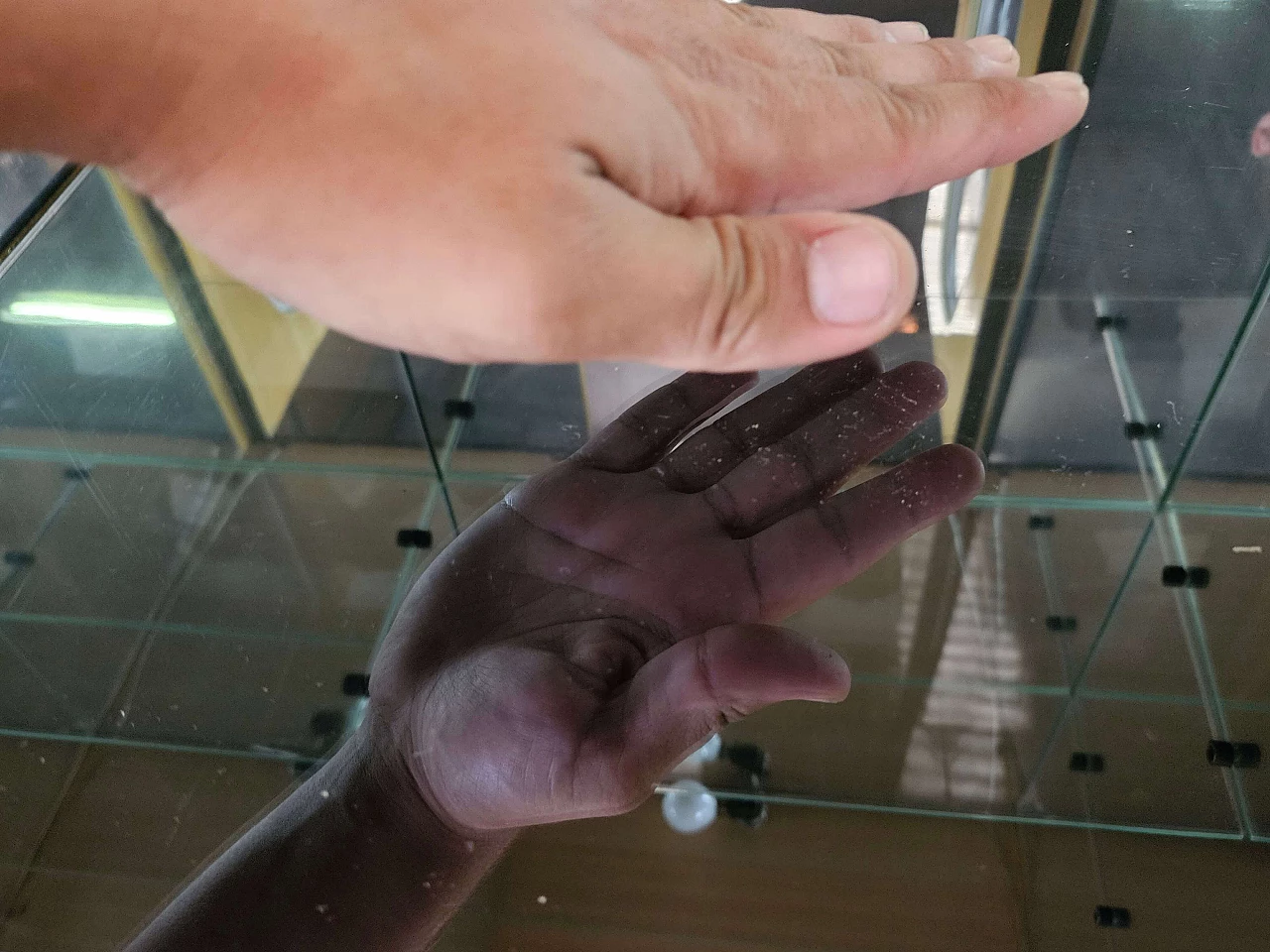 Wood backlit glass cabinet with glass top, 1960s 33