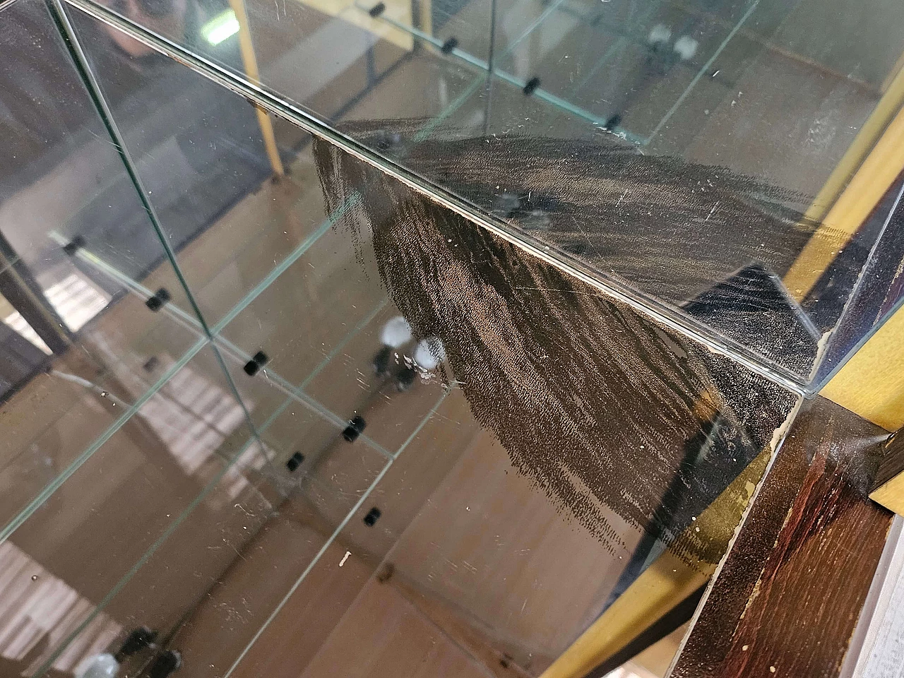 Wood backlit glass cabinet with glass top, 1960s 34