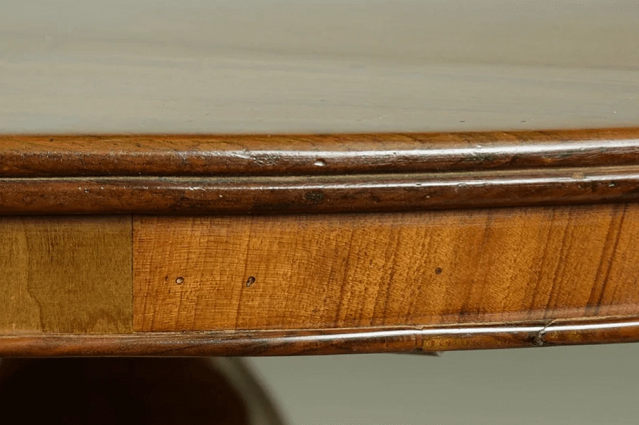 Solid walnut round table, mid-19th century 3
