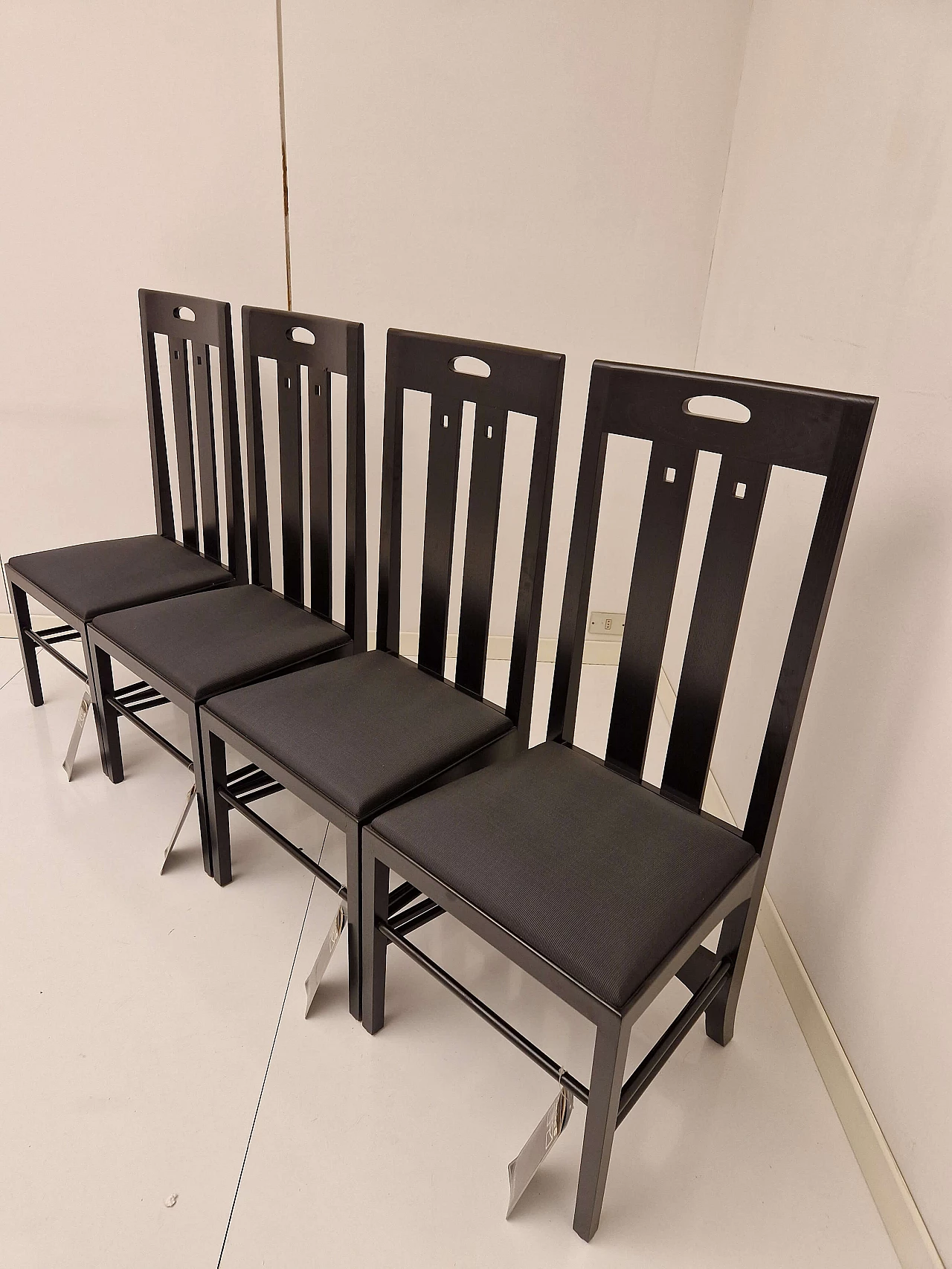 Sedia Ingram di Charles Rennie Mackintosh per Cassina, anni '80 10