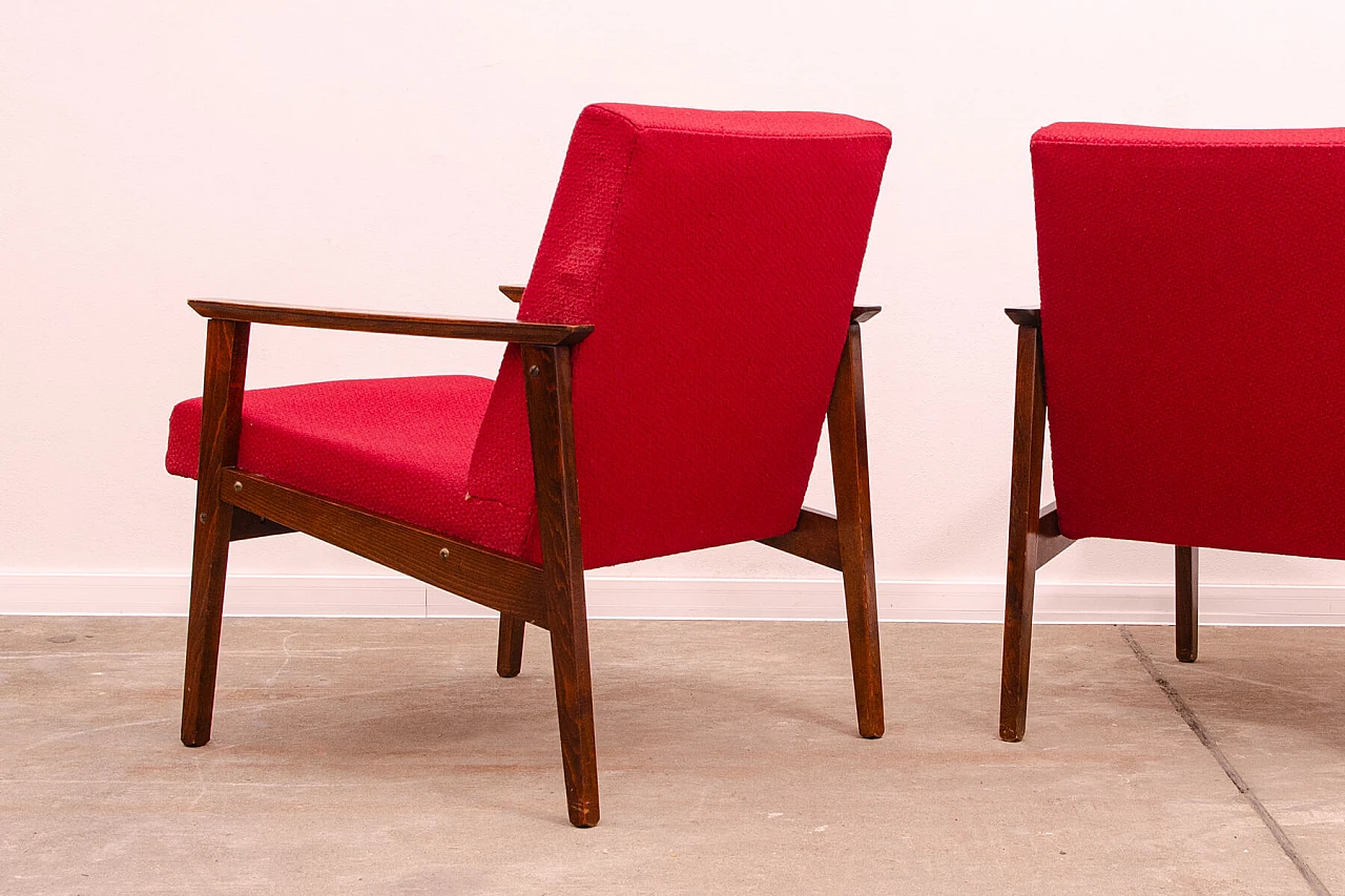 Pair of armchairs by Jaroslav Šmídek for TON, 1970s 4